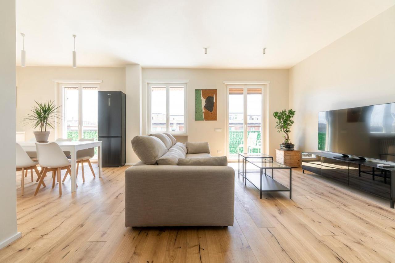 La Dolce Vita - Sunny Penthouse Trastevere Station 100Sqm Рим Экстерьер фото