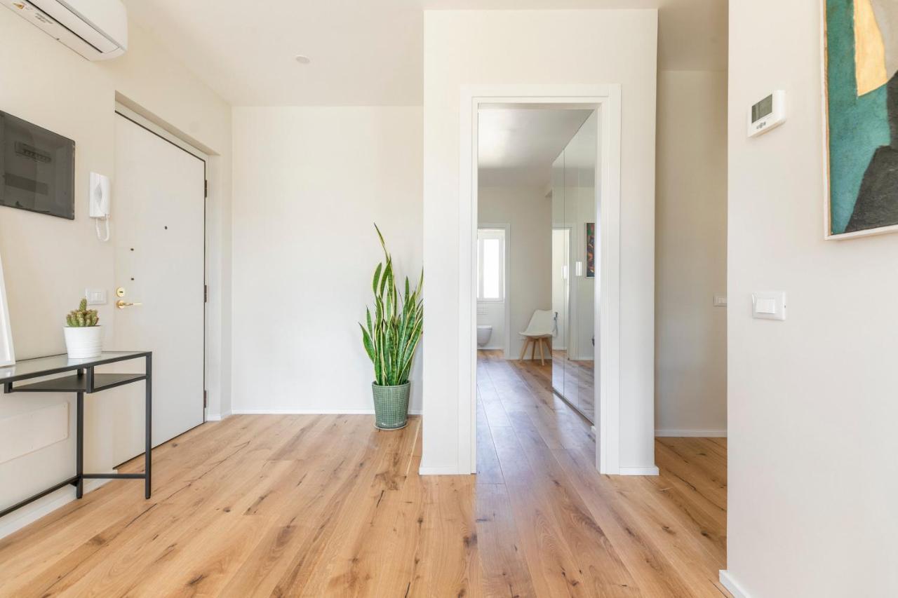 La Dolce Vita - Sunny Penthouse Trastevere Station 100Sqm Рим Экстерьер фото